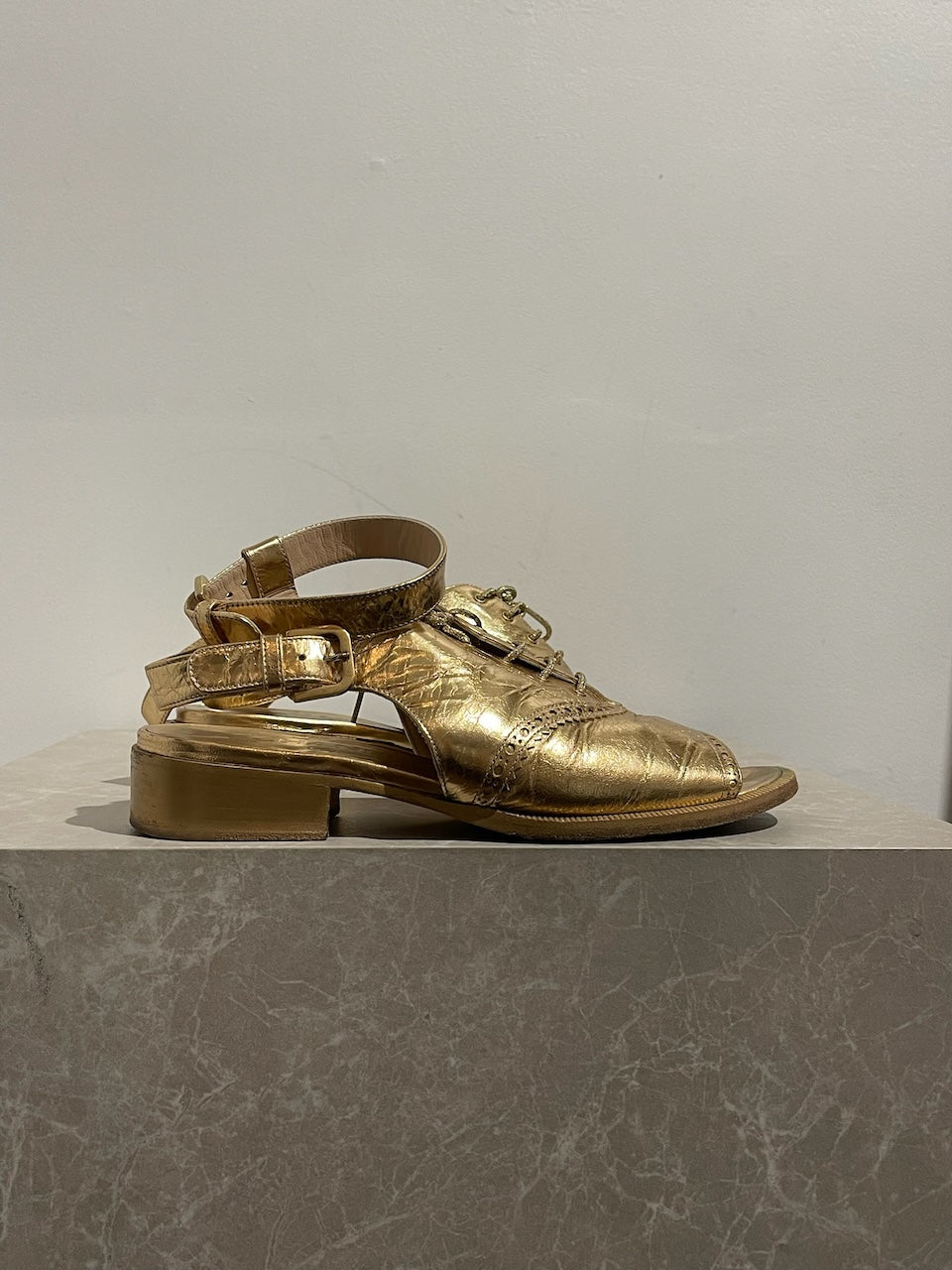 Sandales Chanel dorées T.37