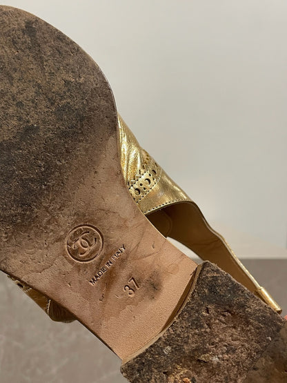 Sandales Chanel dorées T.37