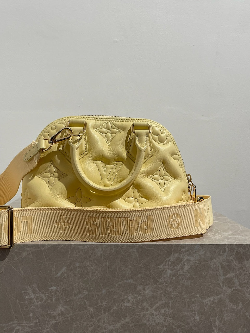 Sac Louis Vuitton BB Alma jaune NEUF