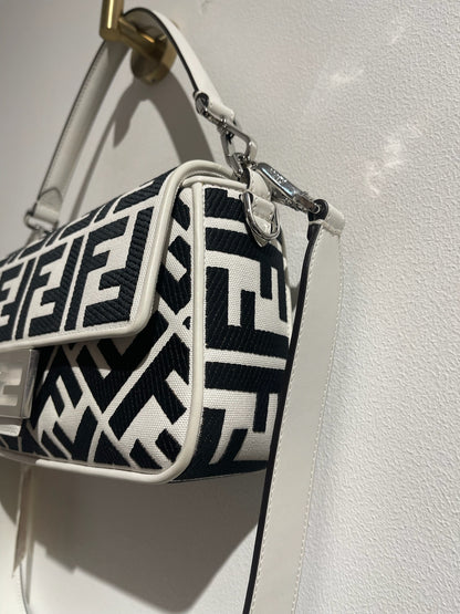 Sac Fendi Baguette NEUF