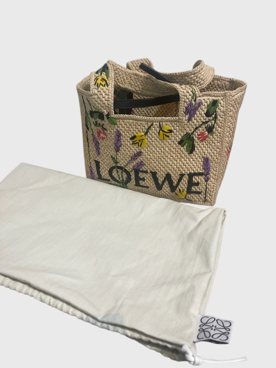 Sac Loewe en raphia