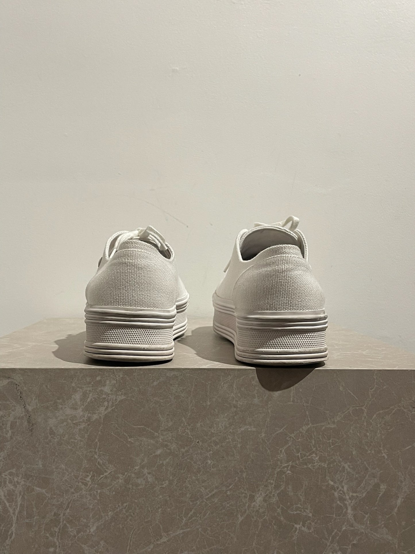 Baskets Celine blanches T.40