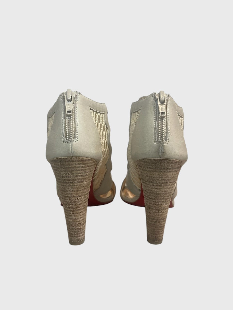 Sandales Christian Louboutin beiges T.36,5