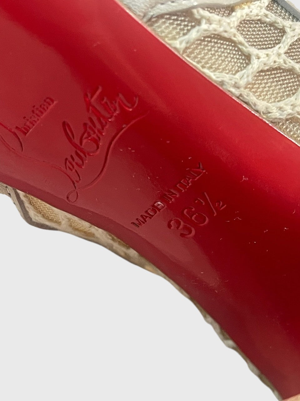 Sandales Christian Louboutin beiges T.36,5
