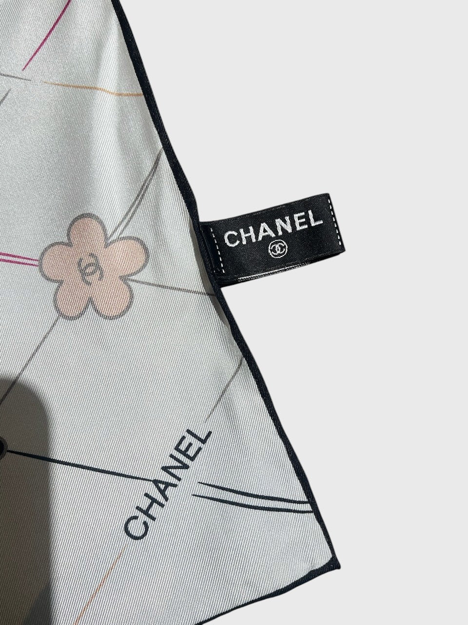 Foulard Chanel blanc fleurs