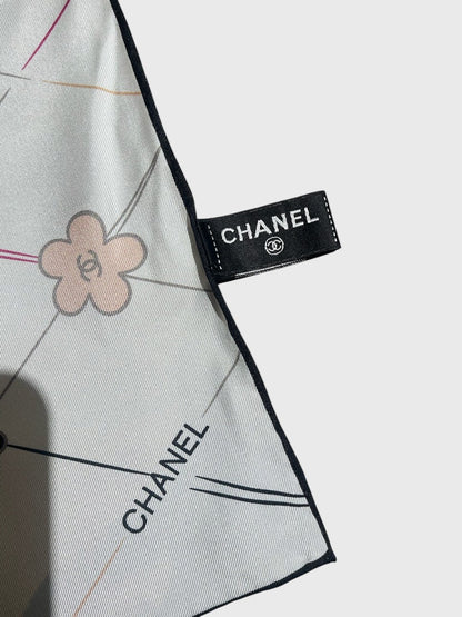 Foulard Chanel blanc fleurs