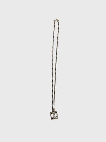 Collier Chanel carré CC