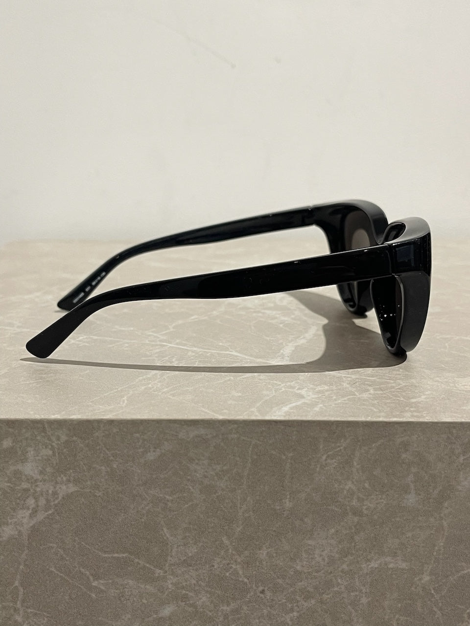 Lunettes de soleil Balenciaga noires