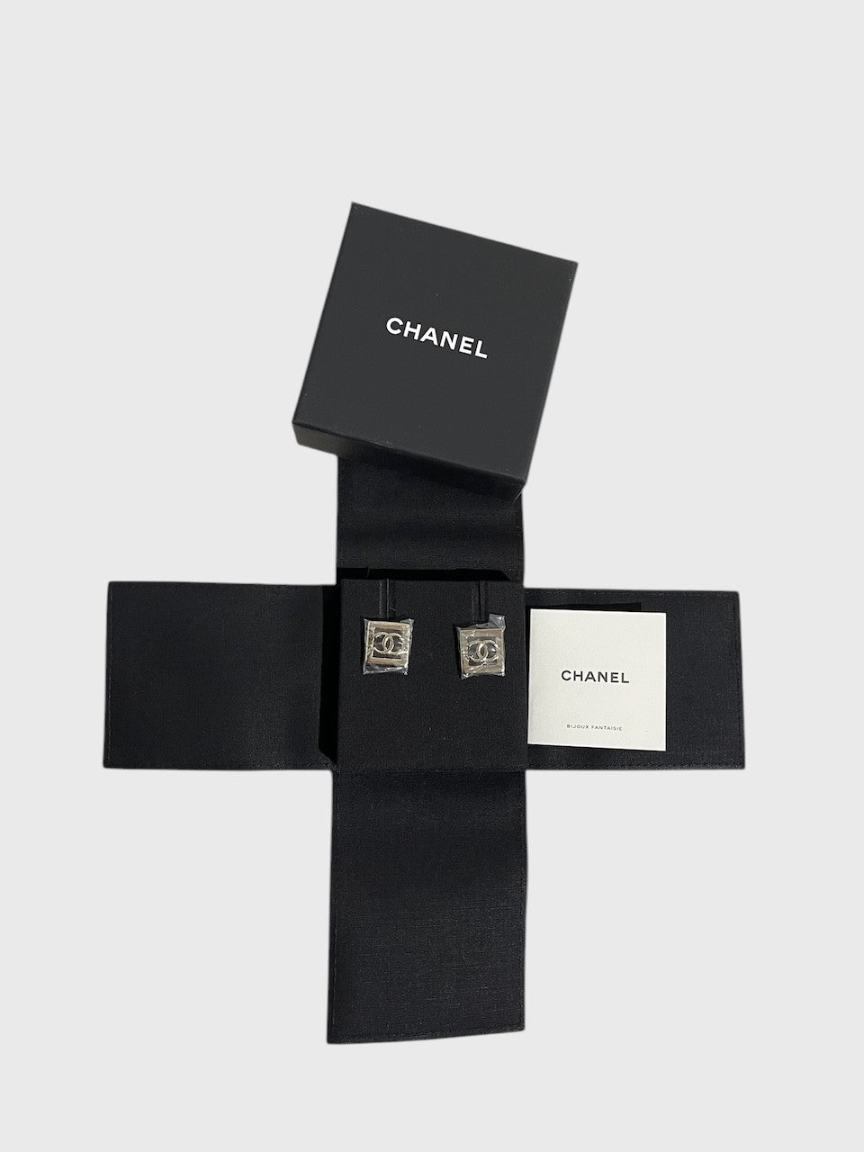 Boucles d'oreilles Chanel CC