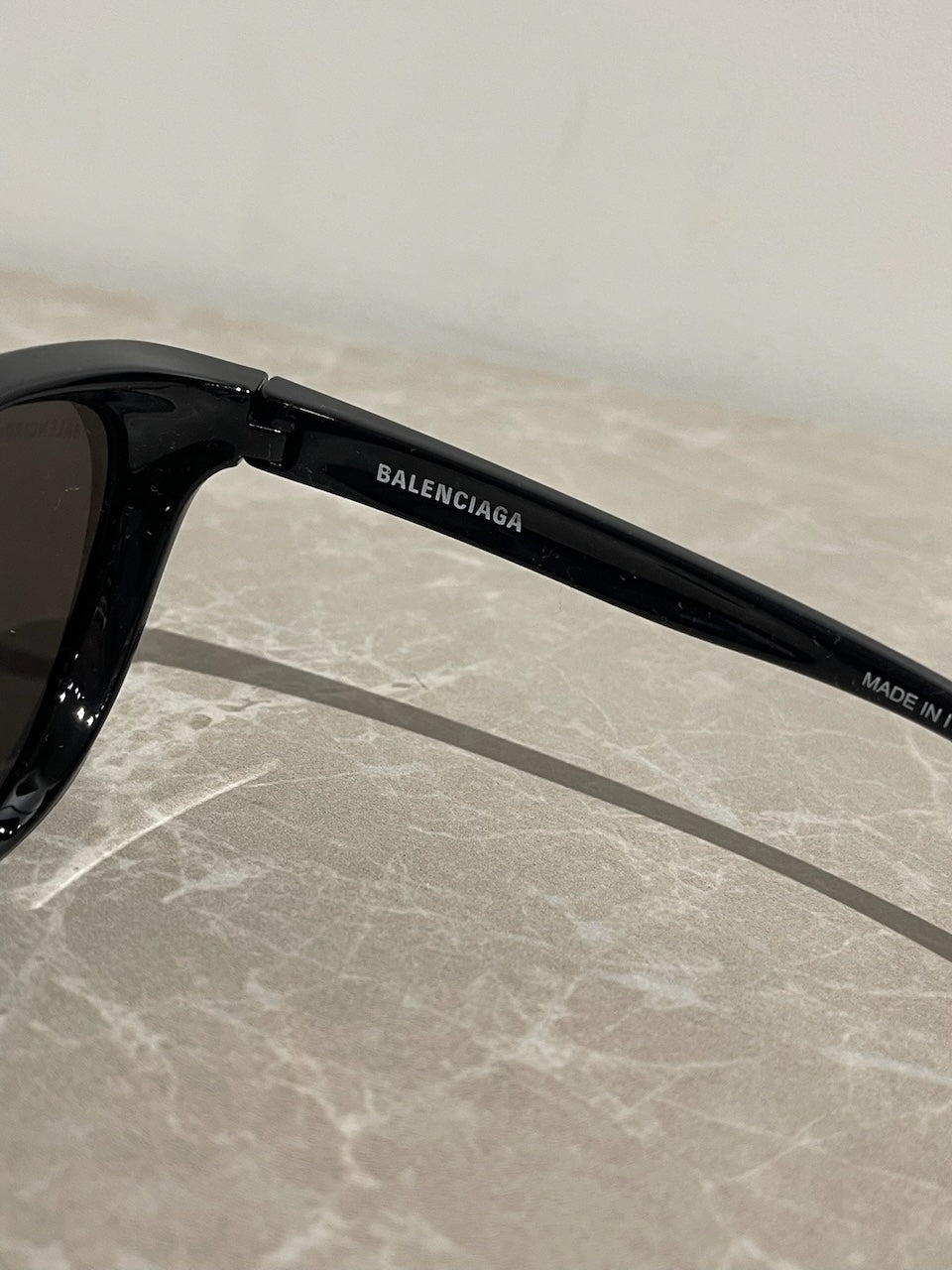 Lunettes de soleil Balenciaga noires