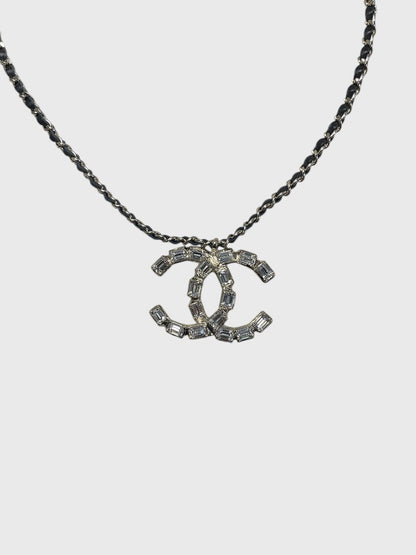 Collier Chanel CC