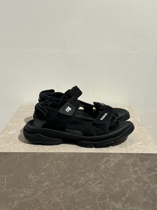 Sandales Balenciaga noires T.39