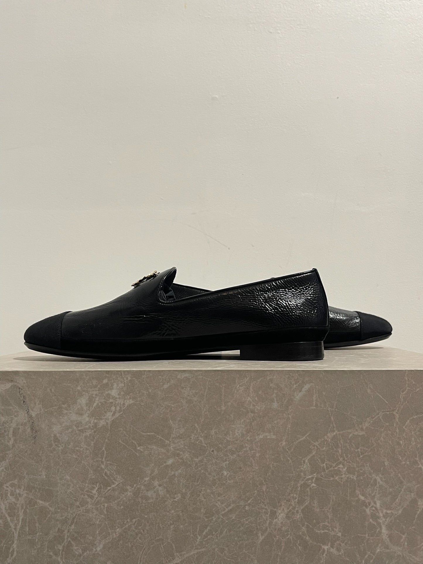 Mocassins Chanel noirs T.39