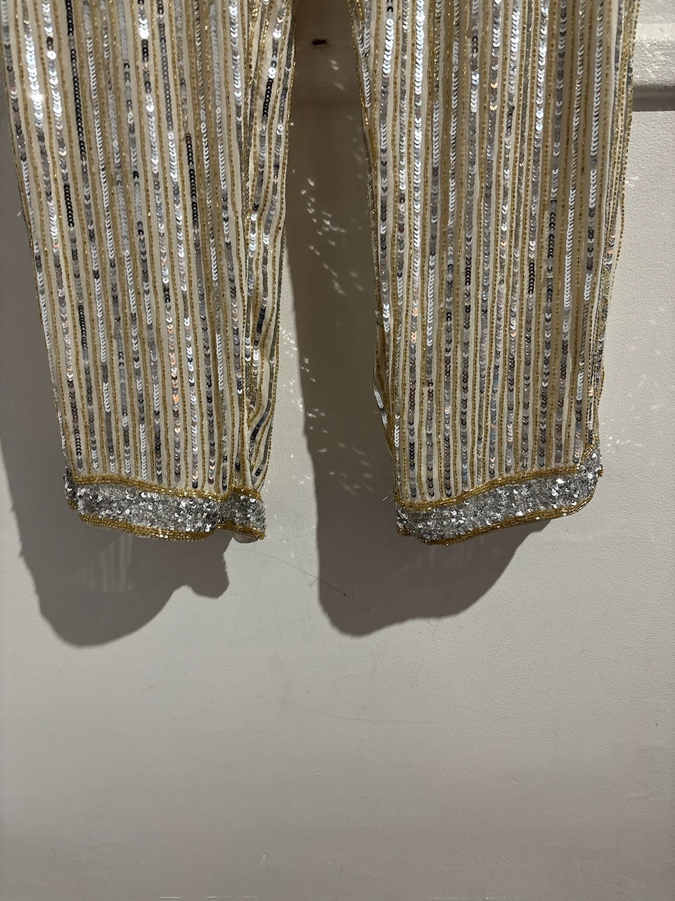 Pantalon Ganni à sequins T.38