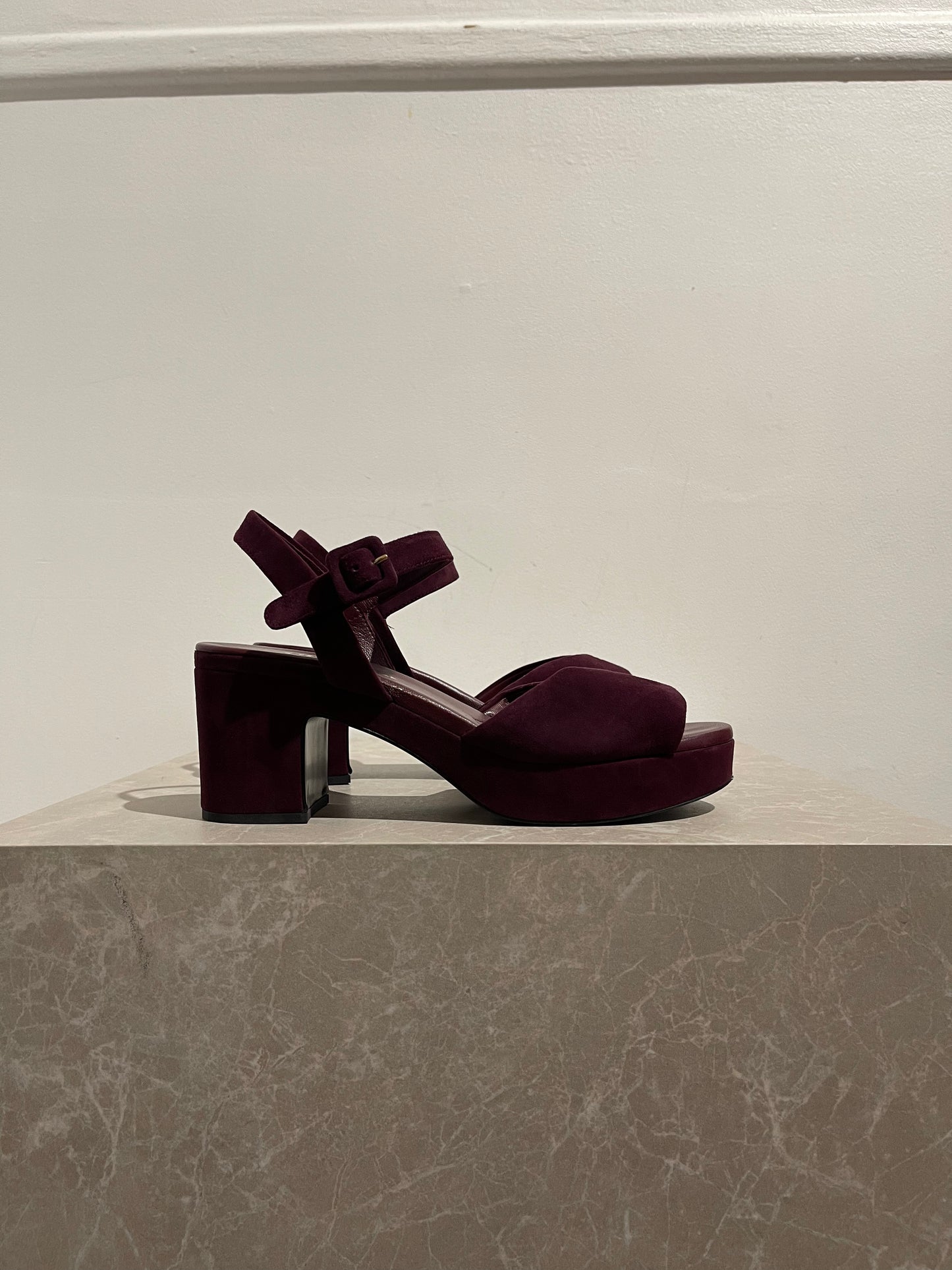 Sandales Prada bordeaux T.37,5