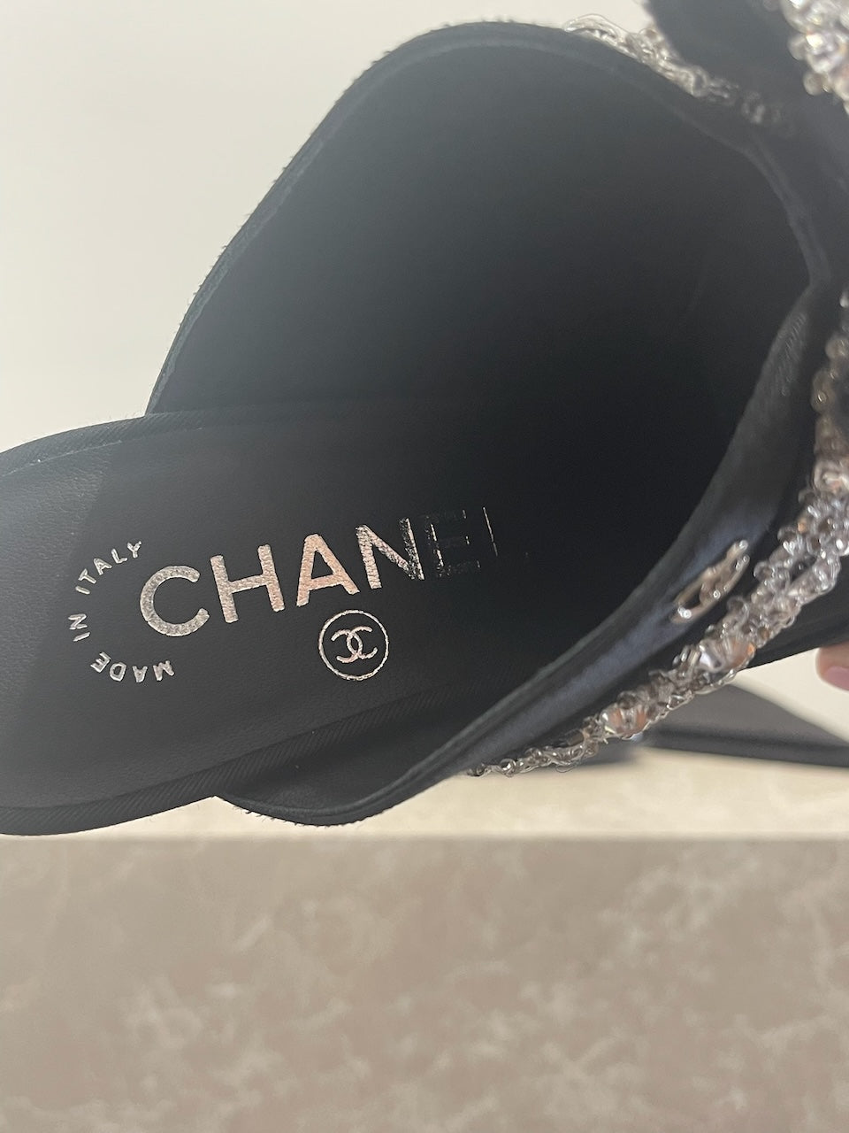 Mules Chanel noires T.38,5 NEUVES