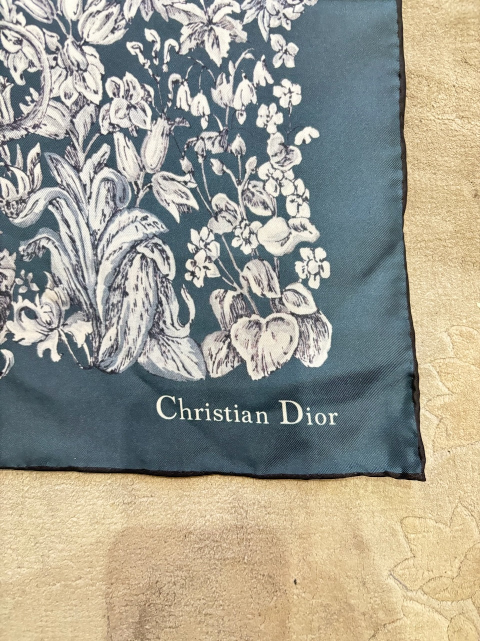 Foulard Dior bleu à fleurs