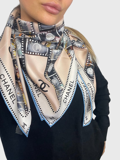 Foulard Chanel beige et bleu