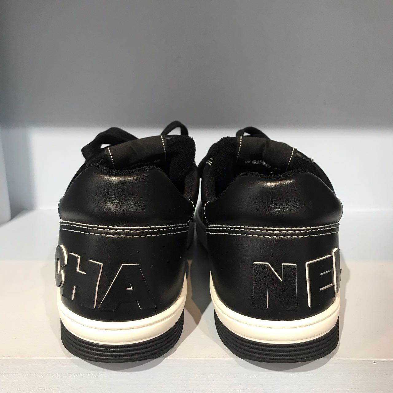 Baskets Chanel homme T.45
