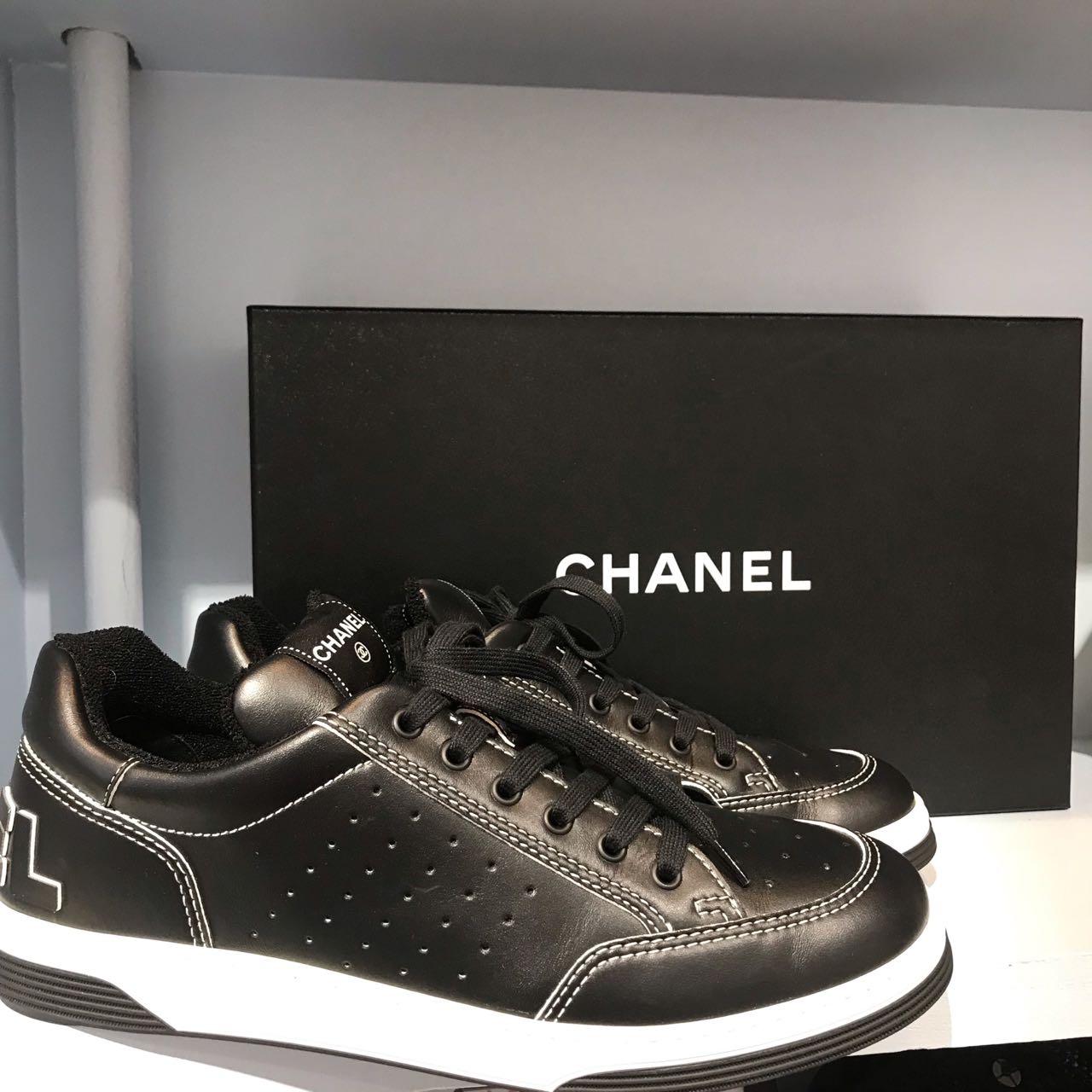 Baskets Chanel homme T.45