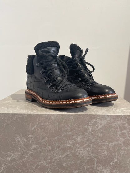 Bottines Chanel noires T.37