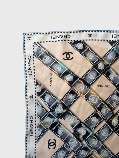 Foulard Chanel beige et bleu