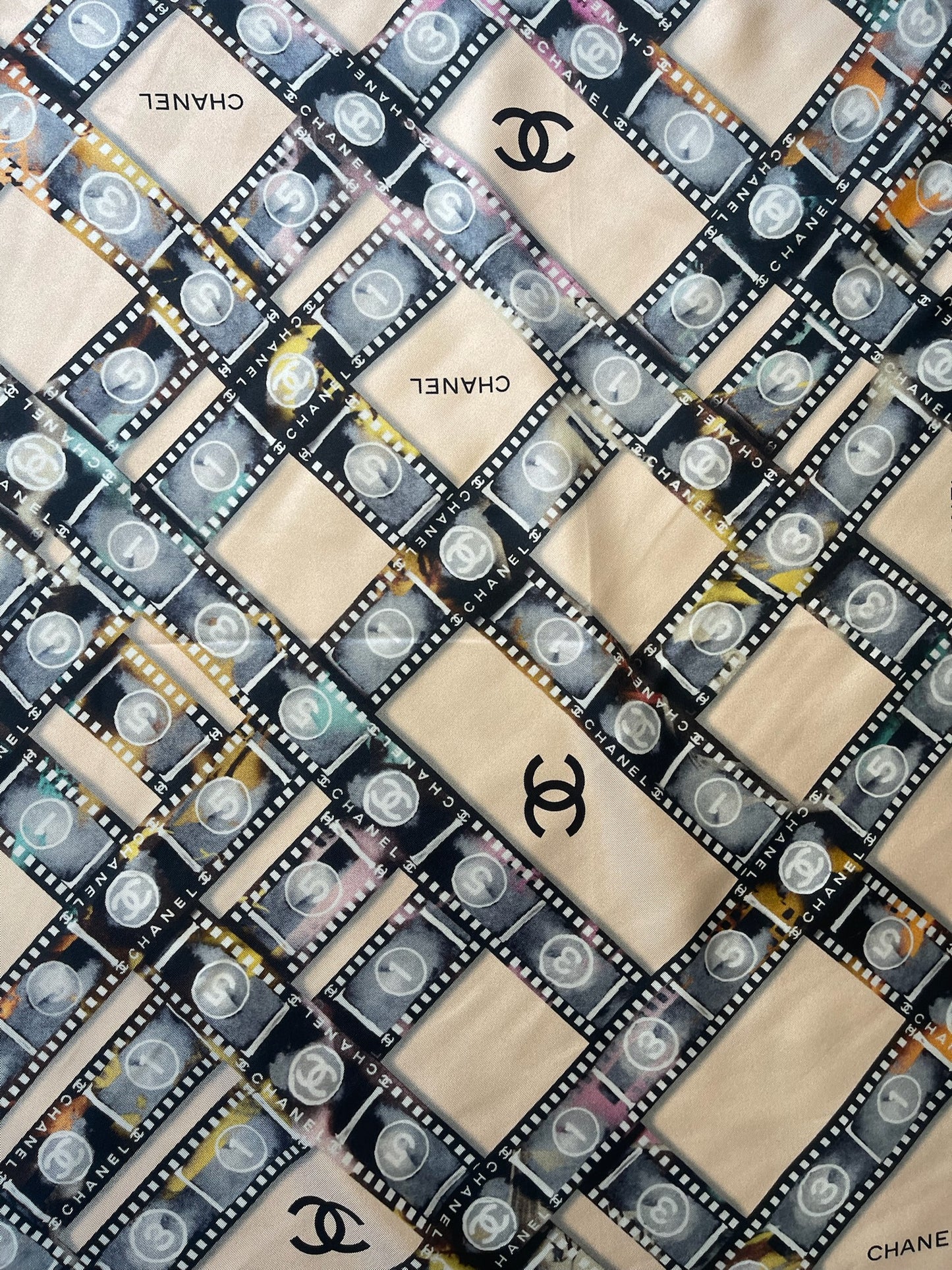 Foulard Chanel beige et bleu