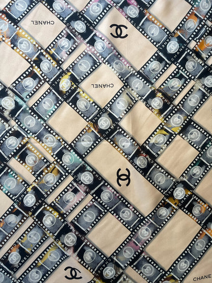 Foulard Chanel beige et bleu