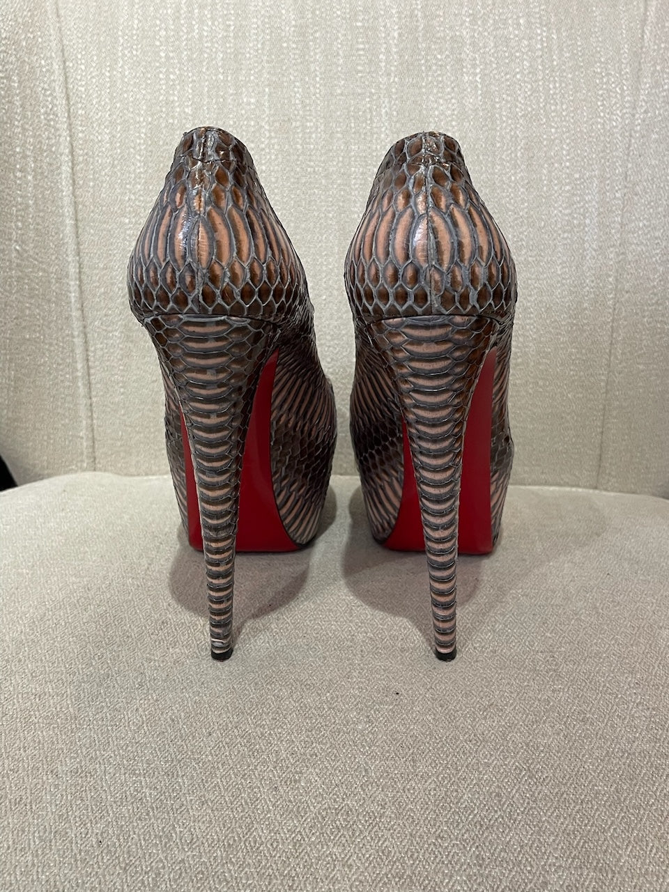 Escarpins Christian Louboutin python T.41