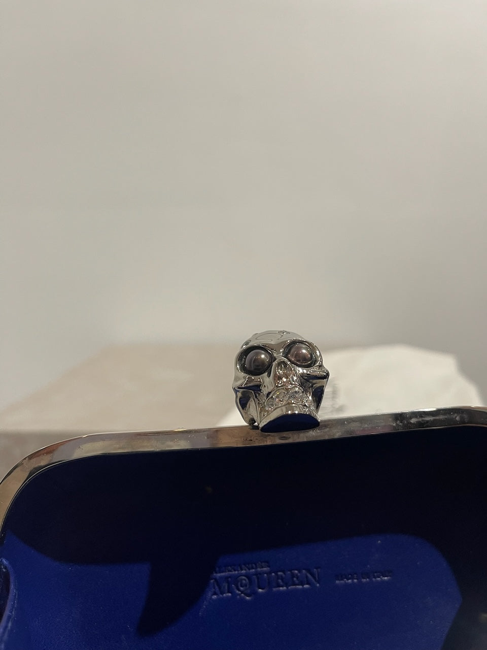 Minaudière Alexander McQueen bleue