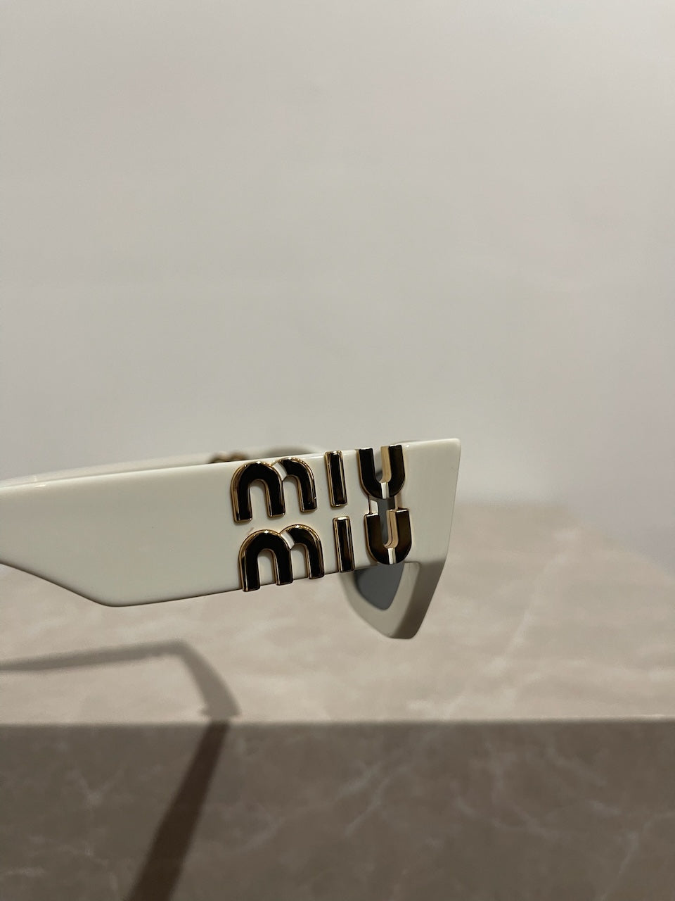 Lunettes Miu Miu blanches