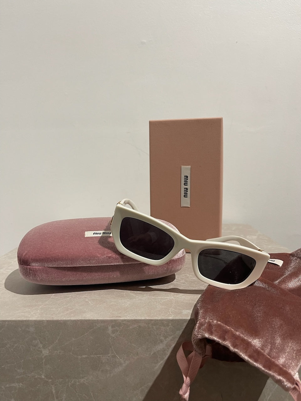 Lunettes Miu Miu blanches