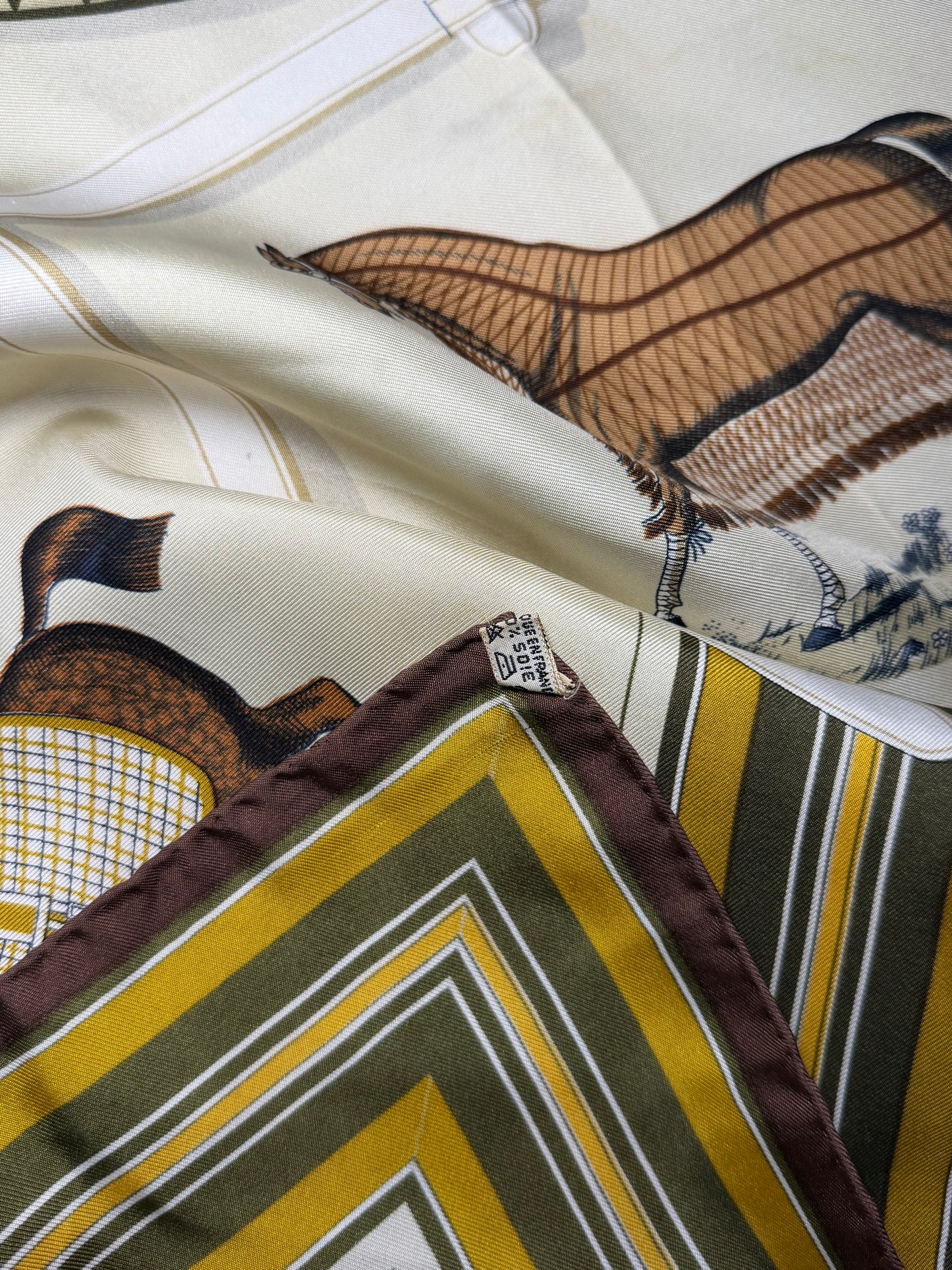Foulard Hermès Couvertures et Tenues 90