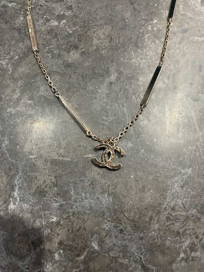 Collier Chanel chaine CC