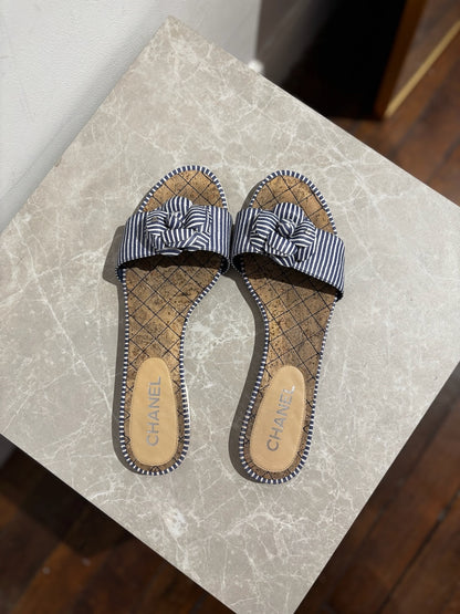Mules Chanel rayée T.41