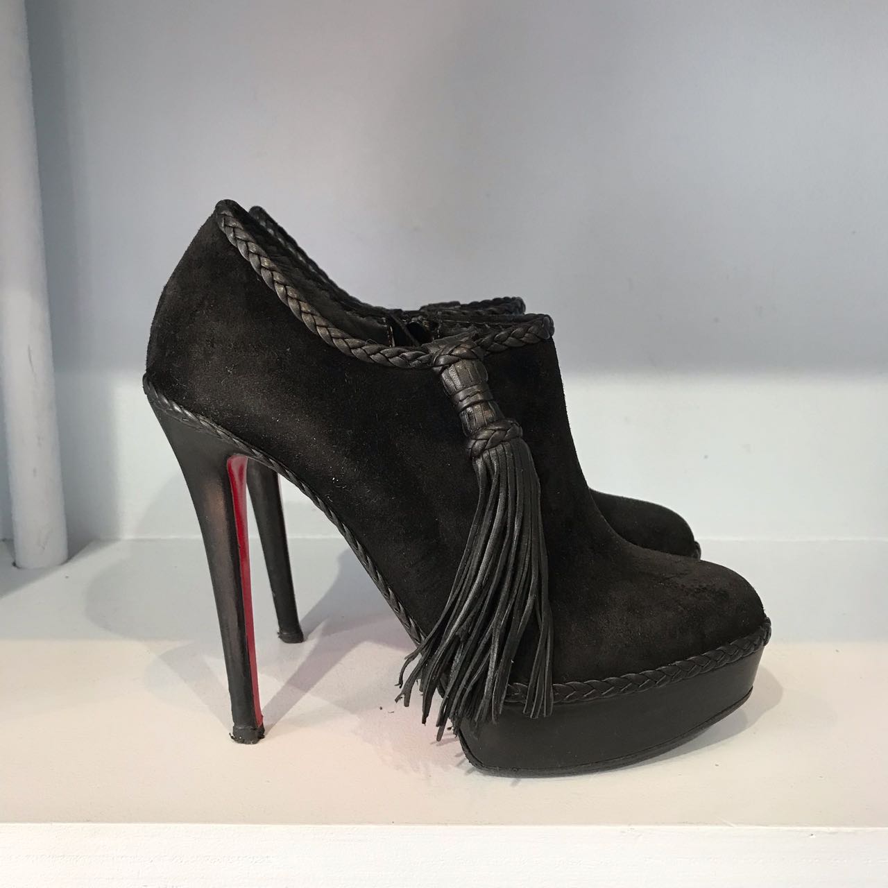 Boots Christian Louboutin noires T.38,5