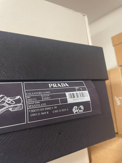 Derbies Prada noirs T.40,5 NEUVES