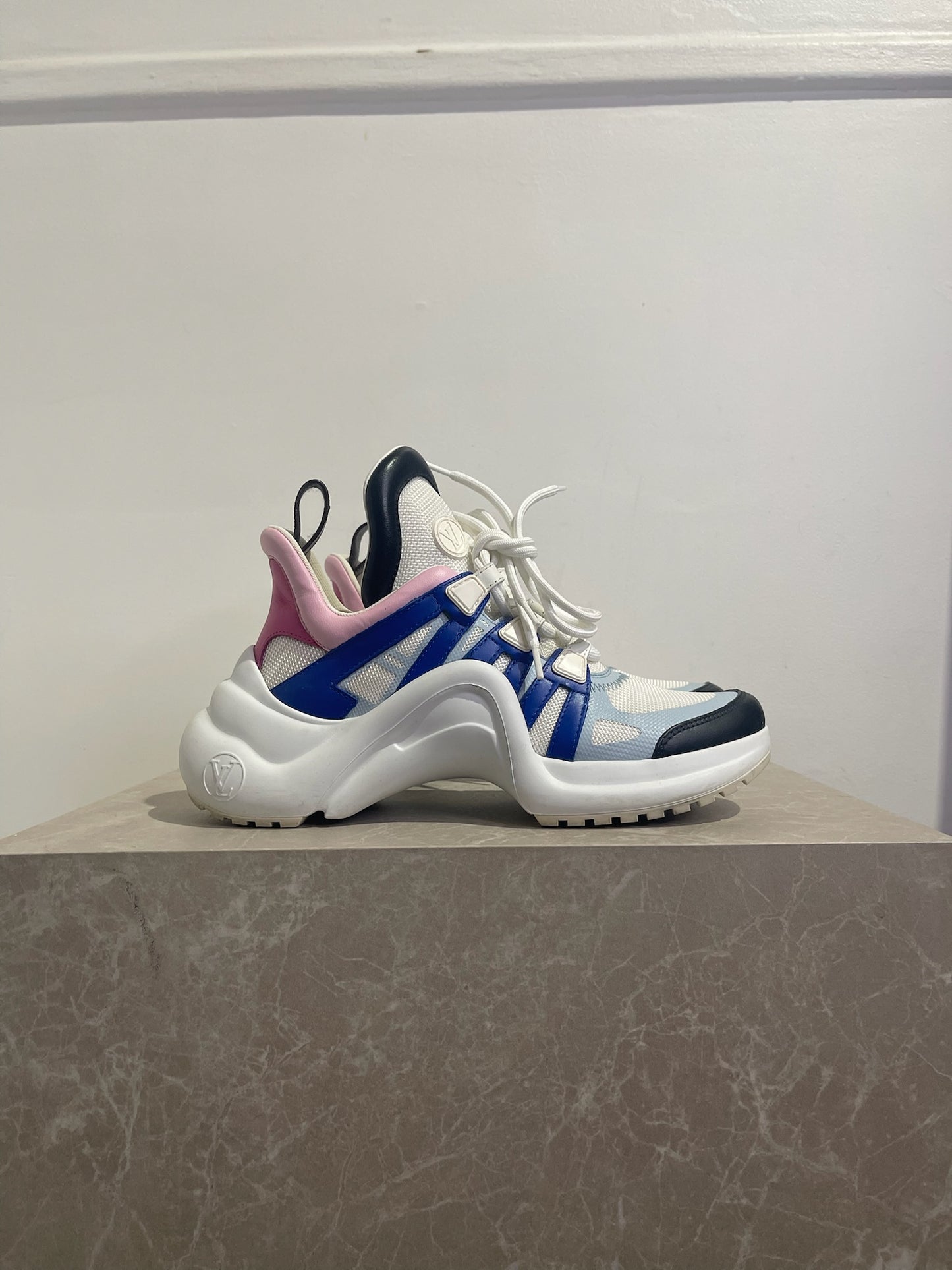 Baskets Louis Vuitton Archlight T.36,5