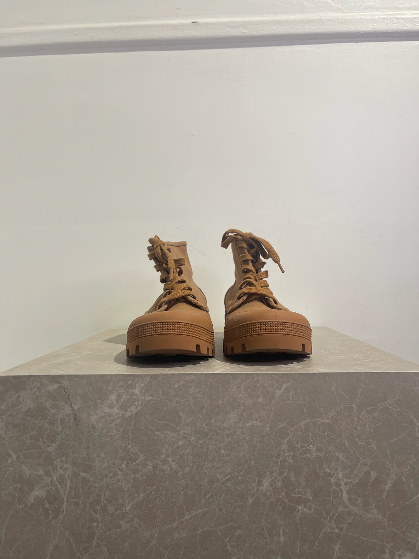 Bottines Celine camel T.39