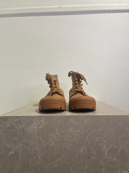 Bottines Celine camel T.39