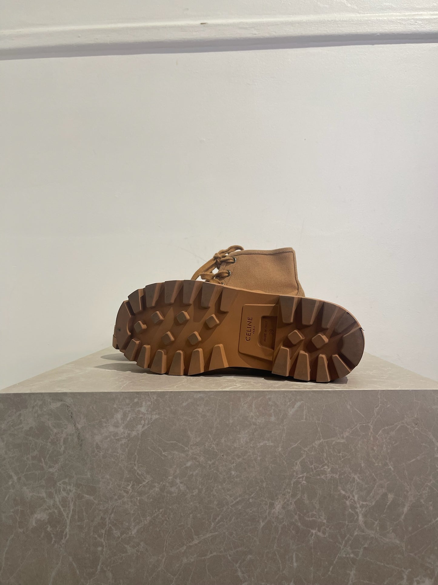 Bottines Celine camel T.39