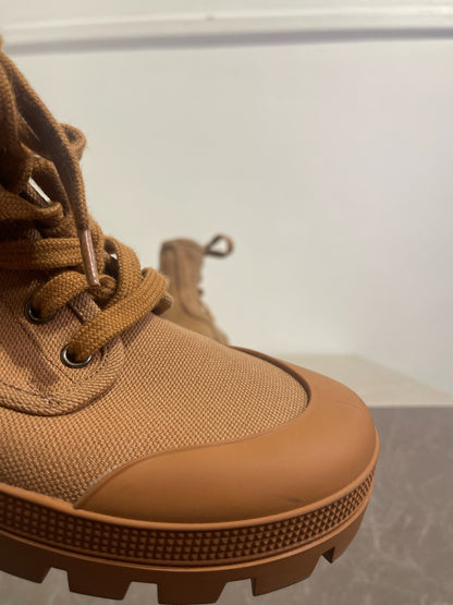 Bottines Celine camel T.39