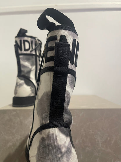 Bottines Fendi noires T.36,5