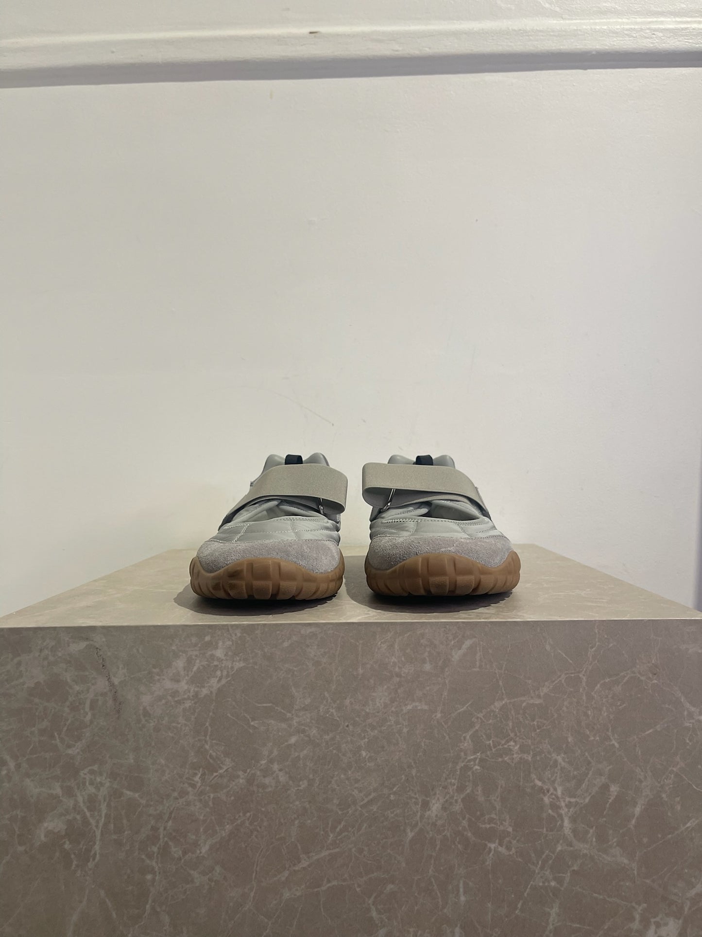 Baskets Miu Miu Tyre grises T.39