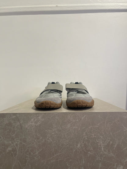 Baskets Miu Miu Tyre grises T.39