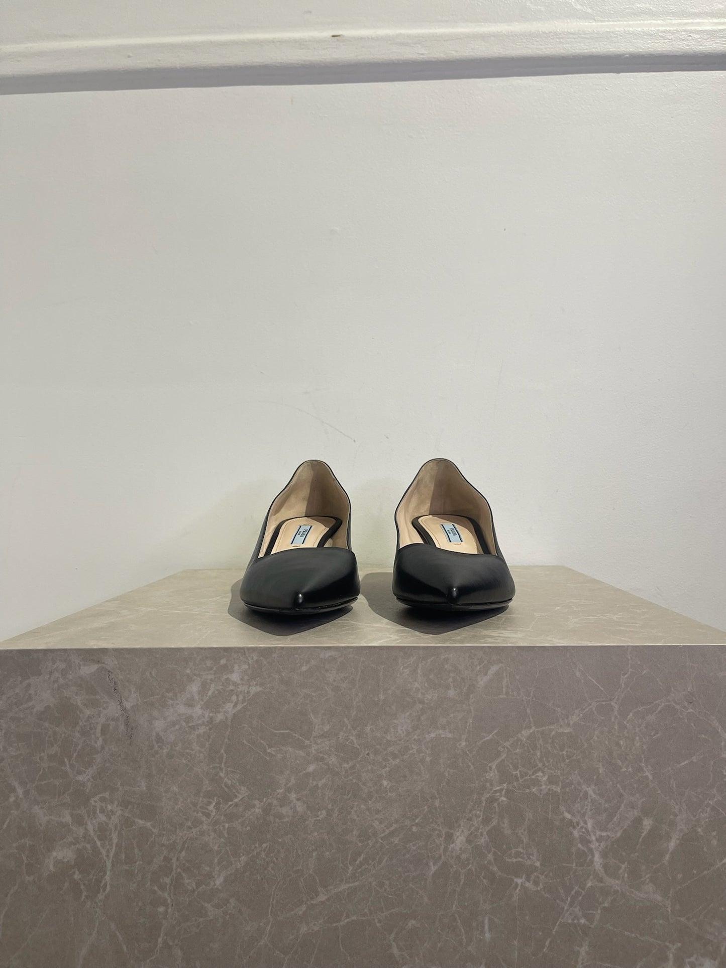 Escarpins Prada noir T.40