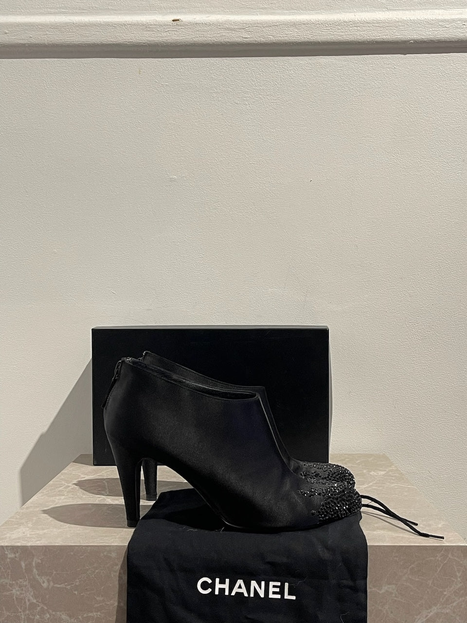 Bottines Chanel noires T.38
