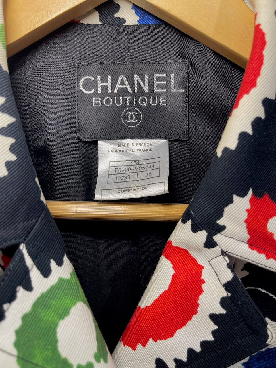Veste Chanel noire T.36