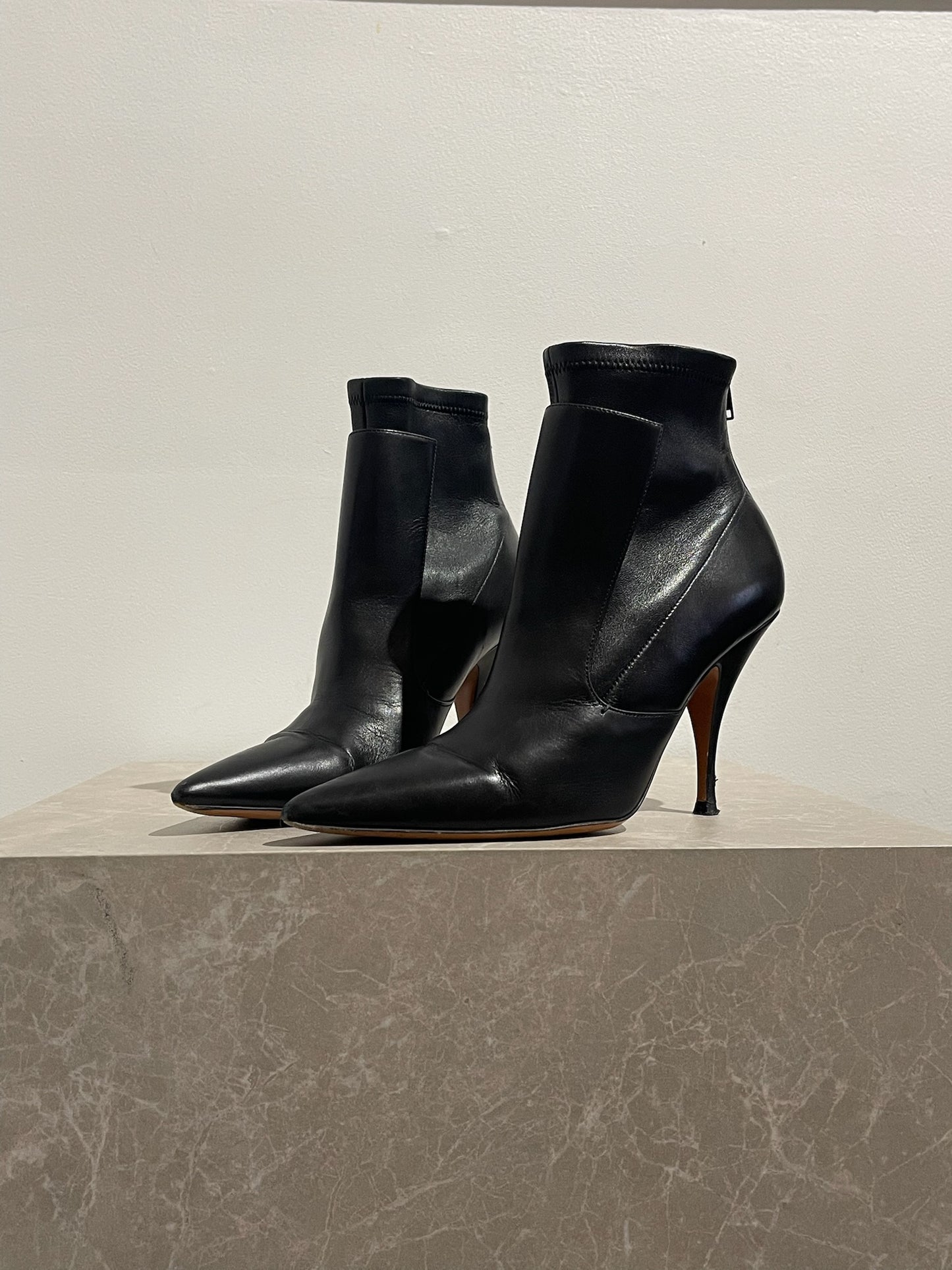 Bottines Givenchy noires T.37