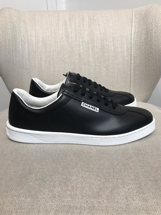 Baskets Chanel noires T.43 NEUVES
